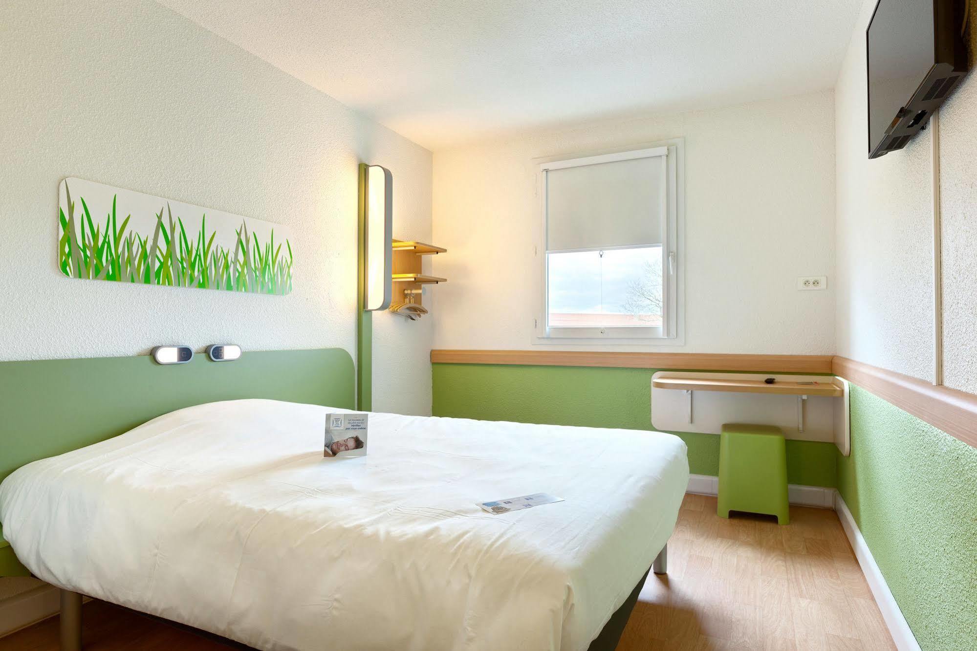 Ibis Budget La Roche Sur Yon Vendespace Mouilleron-le-Captif Exterior photo